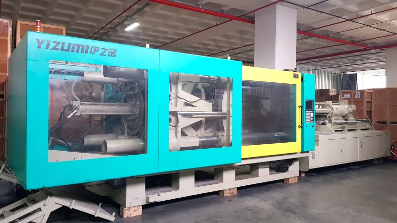 YIZUMİ 650 TON PLASTİK ENJEKSİYON MAKİNESİ