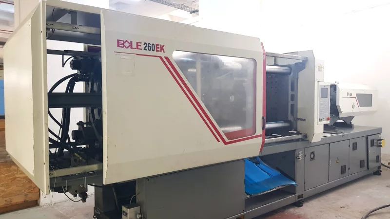 SERVO BOLE 260 TON PLASTİK ENJEKSİYON MAKİNESİ